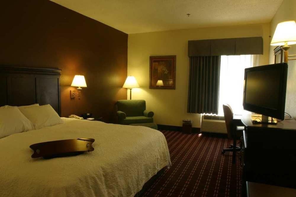 Hampton Inn Kansas City Blue Springs Buitenkant foto